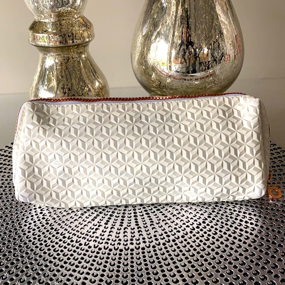 NEW cosmetic bag / pearl white